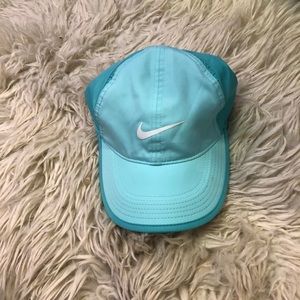 Nike Featherlight Dri Fit Hat